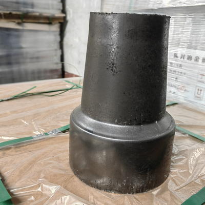 A parte superior antiusura da concha provê de bocal materiais refratários da concha para o aço